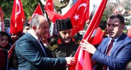 Onbeşli torunu Saffet Gümüş, Mehmetçiğe moral için Çanakkale’ye yürüyor