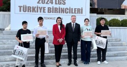 İstanbul Valisi Davut Gül, LGS Türkiye birincilerini ağırladı