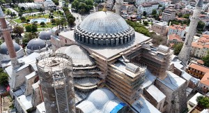 Dört yıl önce yeniden ibadete açılan fethin sembolü Ayasofya Camii’ni gelecek nesillere taşıyacak değişimler yapıldı