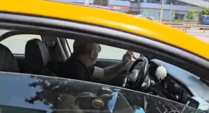 Yolcu seçen taksiciye vatandaştan tepki