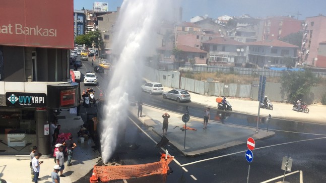 İSKİ’nin çalışmasında su borusu patladı