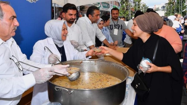 Başkan Döğücü, “Mübarek aylarda vatandaşlarımızla aşuremizi paylaştık’