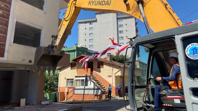 Tuzla Belediye Başkanı Şadi Yazıcı: “İmamoğlu gündemimiz değil, depreme dayanıklı binalar yapıyoruz”