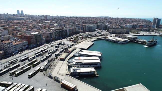 Kadıköy Meydanı bomboş