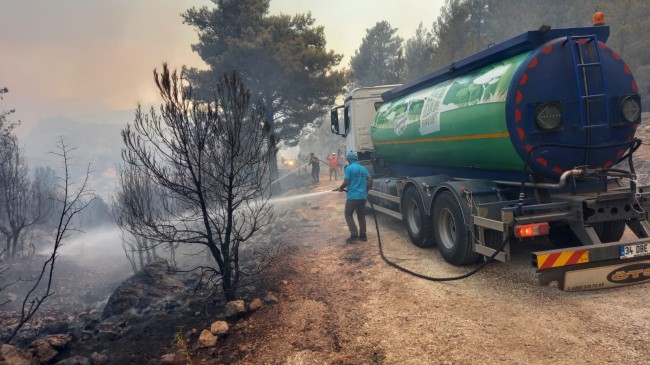 Sancaktepe Belediyesi, arazöz aracı ve ekibiyle Manavgat yangın bölgesinde