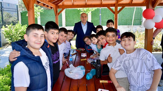 Fatih Belediyesi Çocuk Oyuntay’ında çocuklar, hem fikirlerini söyledi hem oyunlar oynayarak eğlendi
