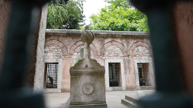 Osmanlı mezar taşlarındaki sırları