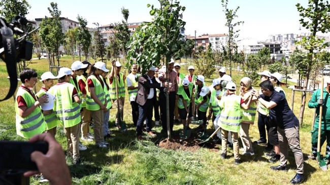 Bağcılar Belediyesi’nin hedefi ilçede 100 bin ağaç dikmek
