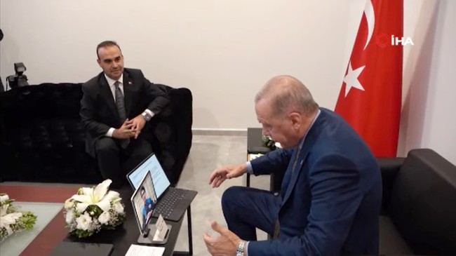 Cumhurbaşkanı Erdoğan, Türkiye’nin ikinci astronotu Atasever’e başarı diledi