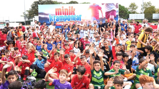 Ümraniye’de ‘Minik Kramponlar Futbol Turnuvası’nın kazananları belli oldu