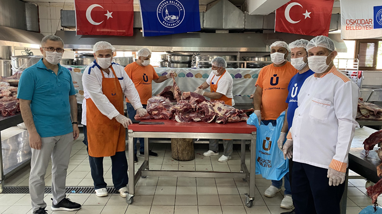 Üsküdar Belediyesi 25 ton eti Üsküdarlı ihtiyaç sahibi aileleri dağıttı